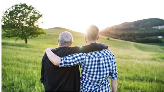 Qué es el pacto de mejora en Galicia y cómo adelantar la herencia a tus hijos en vida