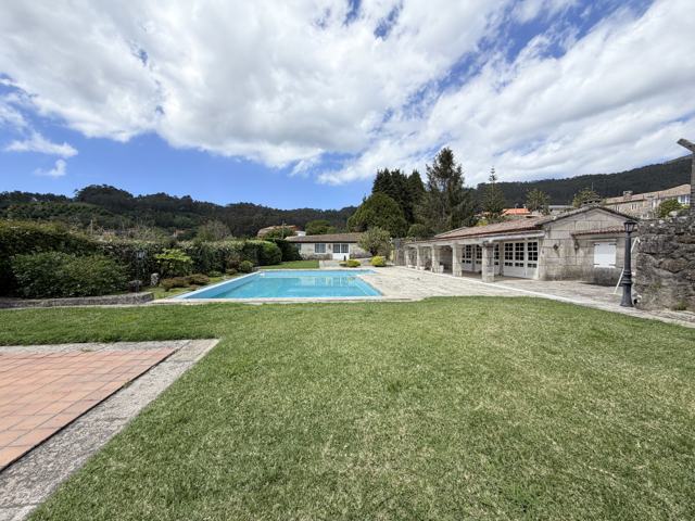 Casa Rectoral con Capilla Consagrada