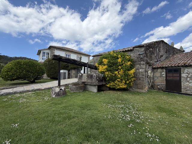 Casa Rectoral con Capilla Consagrada